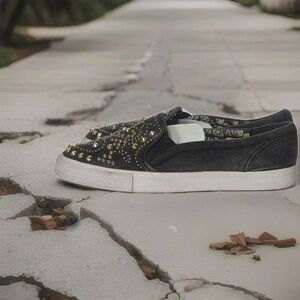 Betsey Johnson Aime Studded Canvas  Sneakers Shoes Women's Sz 8